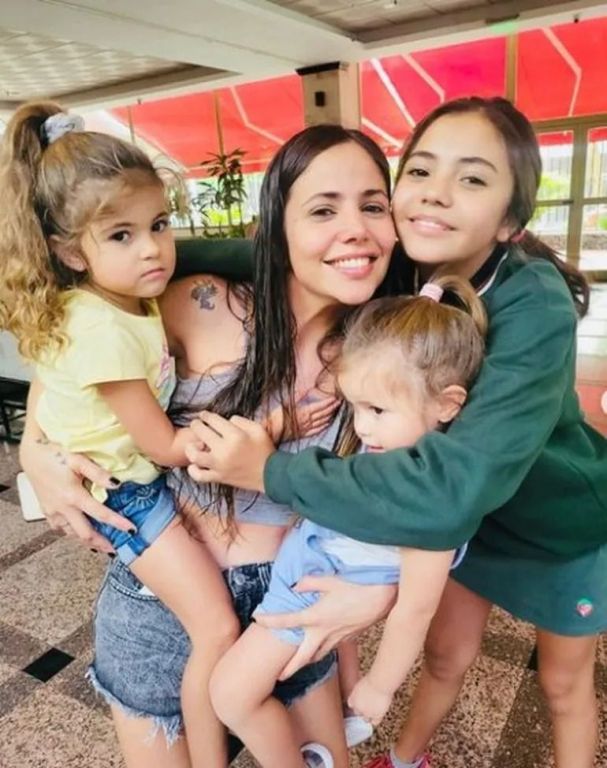 Las Mini Vacaciones De Romina Uhrig Junto A Caramelo Y Sus Hijas Mis