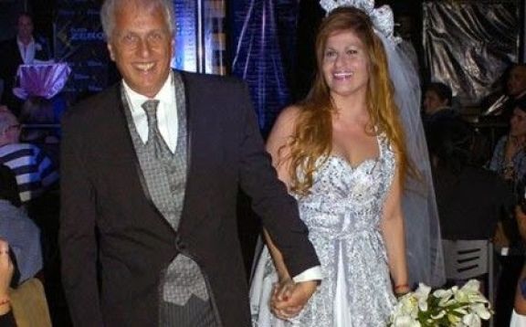 Cari Nara cambió el look y abrió la polémica con sus hijastras