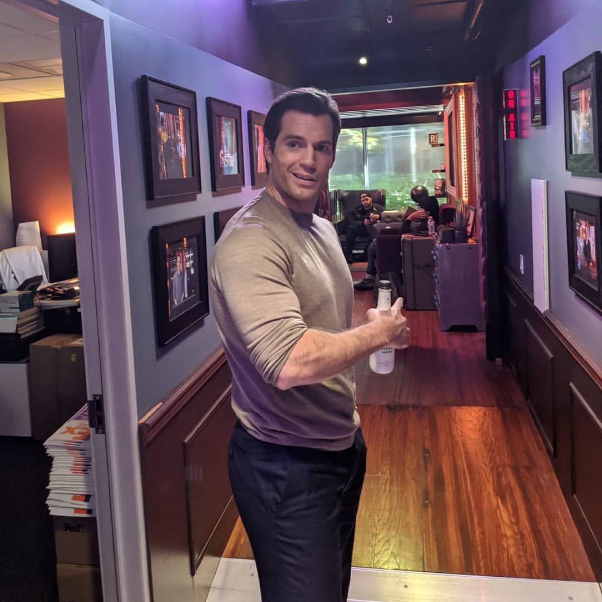 Henry Cavill llegó a la Argentina para promocionar "The ...