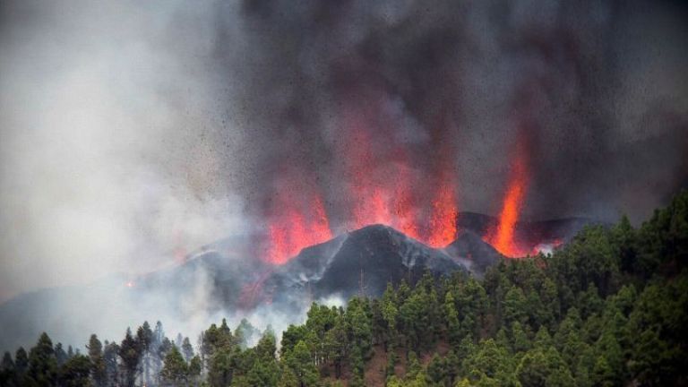 Las imágenes de la erupción volcánica en España