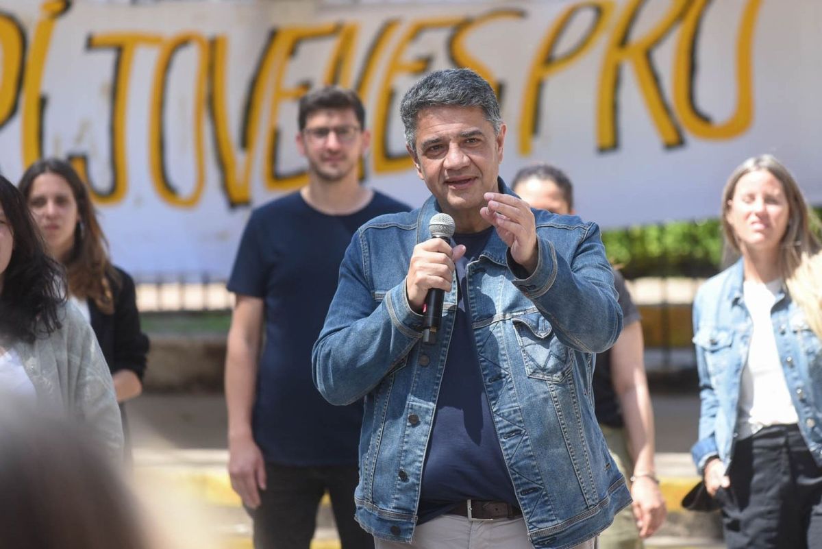 Jorge Macri y Larreta junto a jóvenes en Vicente López