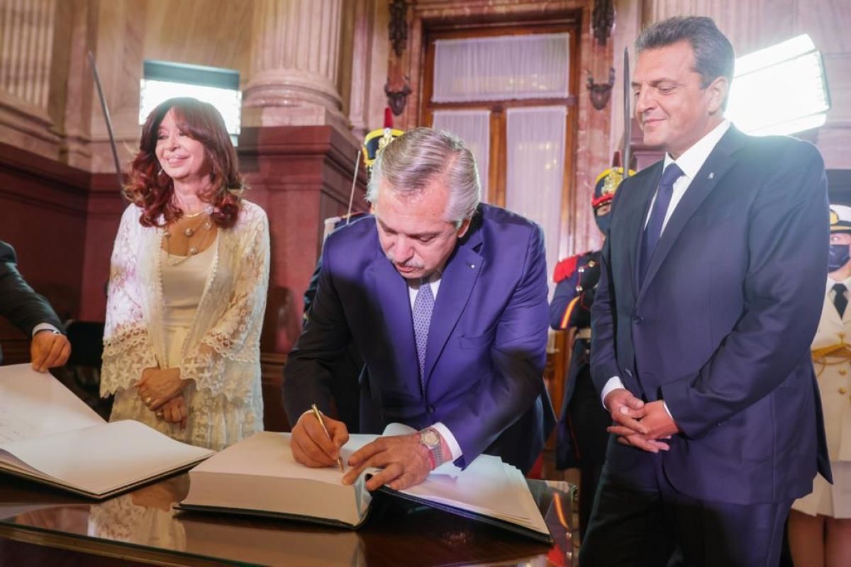 El discurso del presidente en el Congreso: "No quedó nada del dinero del FMI, ni un puente, ni una carretera, solo una deuda externa impagable"