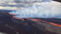 El volcán activo más grande del mundo entró en erupción por primera vez en 40 años