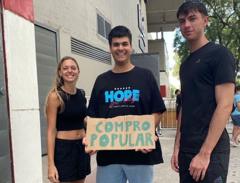 Un hincha fue detenido al intentar comprar entradas de reventa para el amistoso de Argentina