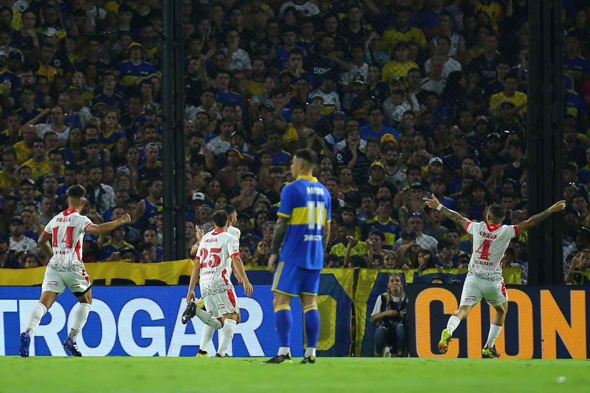 En un partido para el infarto, Boca perdió 3 a 2 contra Instituto