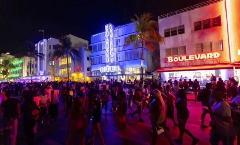Declararon un toque de queda en Miami tras nuevos tiroteos ocurridos el fin de semana