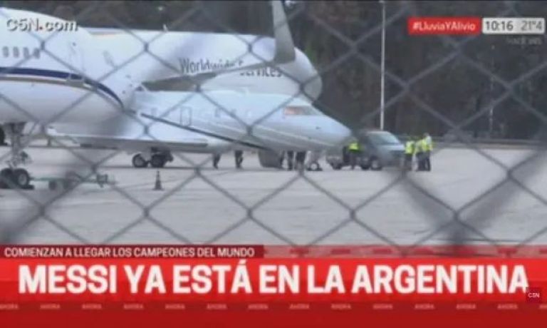 Messi arribó a Ezeiza para disputar los amistosos de la Selección Argentina