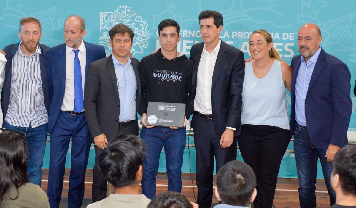 Kicillof inauguró un hospital en Lomas de Zamora y elogió a Wado de Pedro