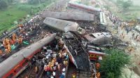 Tragedia en India: más de 250 personas murieron en un accidente de tren
