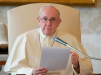 Internaron al Papa Francisco por problemas intestinales